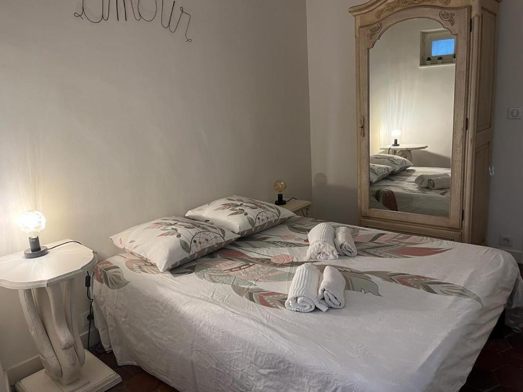 Le Limas - Charme - Wifi - Patio - Rdc Apartment Avignon Luaran gambar
